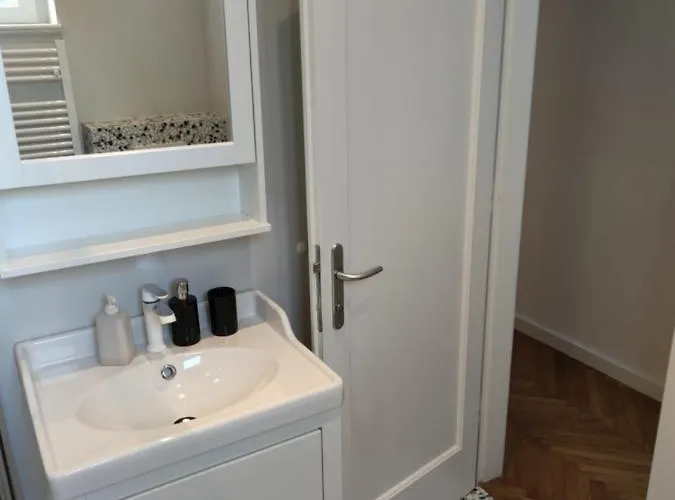 Specious And Newly Decorated At Bacvice