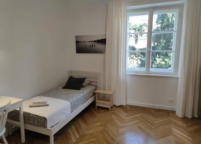 Apartment Specious And Newly Decorated At Bacvice Split
