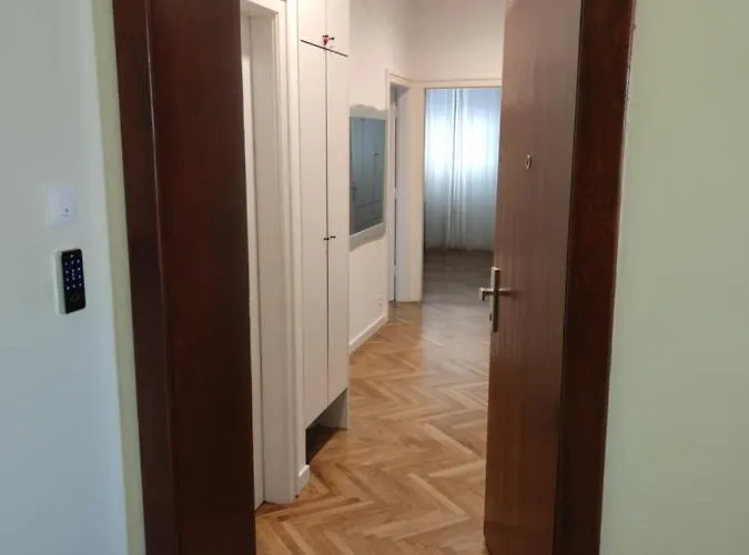 Apartment Specious And Newly Decorated At Bacvice Split