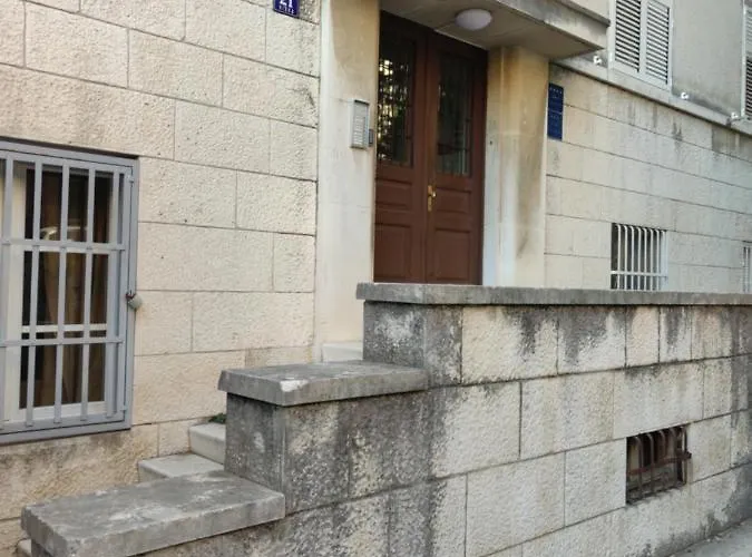 Apartment Specious And Newly Decorated At Bacvice *