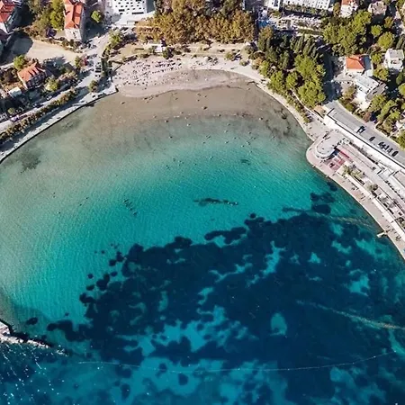 Appartement Specious And Newly Decorated At Bacvice