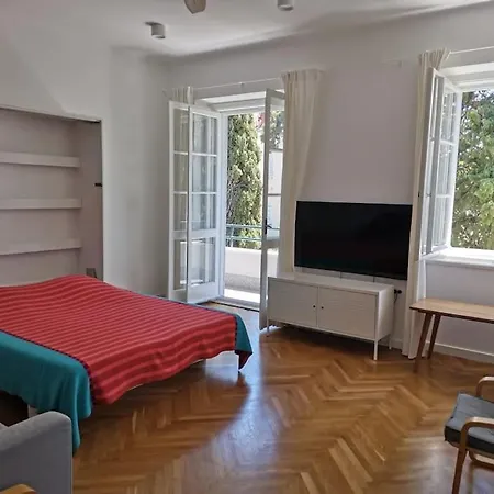 Specious And Newly Decorated At Bacvice Appartement Split