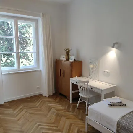 Specious And Newly Decorated At Bacvice *