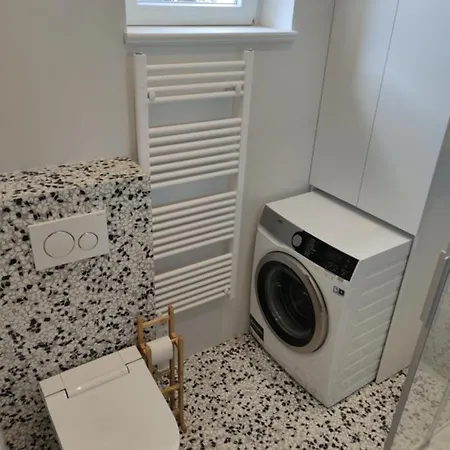 Specious And Newly Decorated At Bacvice *