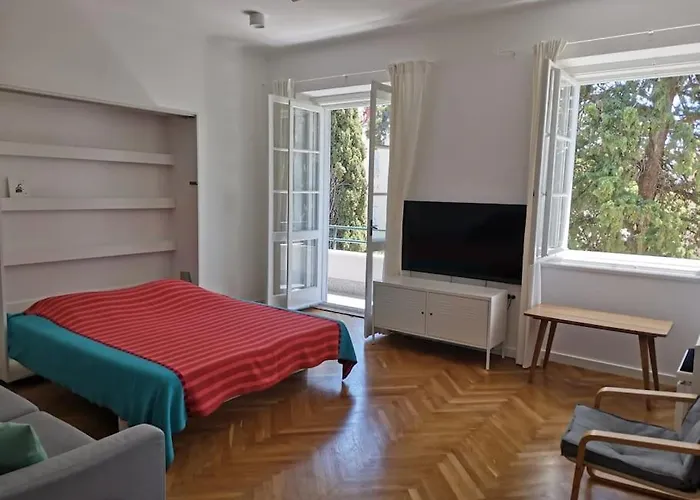 Specious And Newly Decorated At Bacvice Lägenhet Split