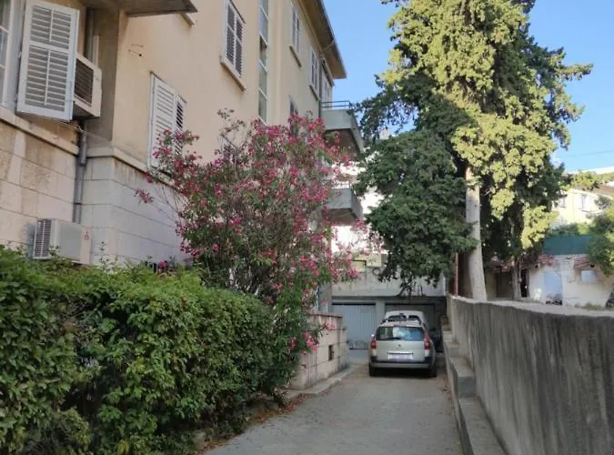 Appartamento Specious And Newly Decorated At Bacvice *