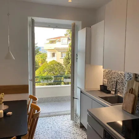 Specious And Newly Decorated At Bacvice Apartamento *